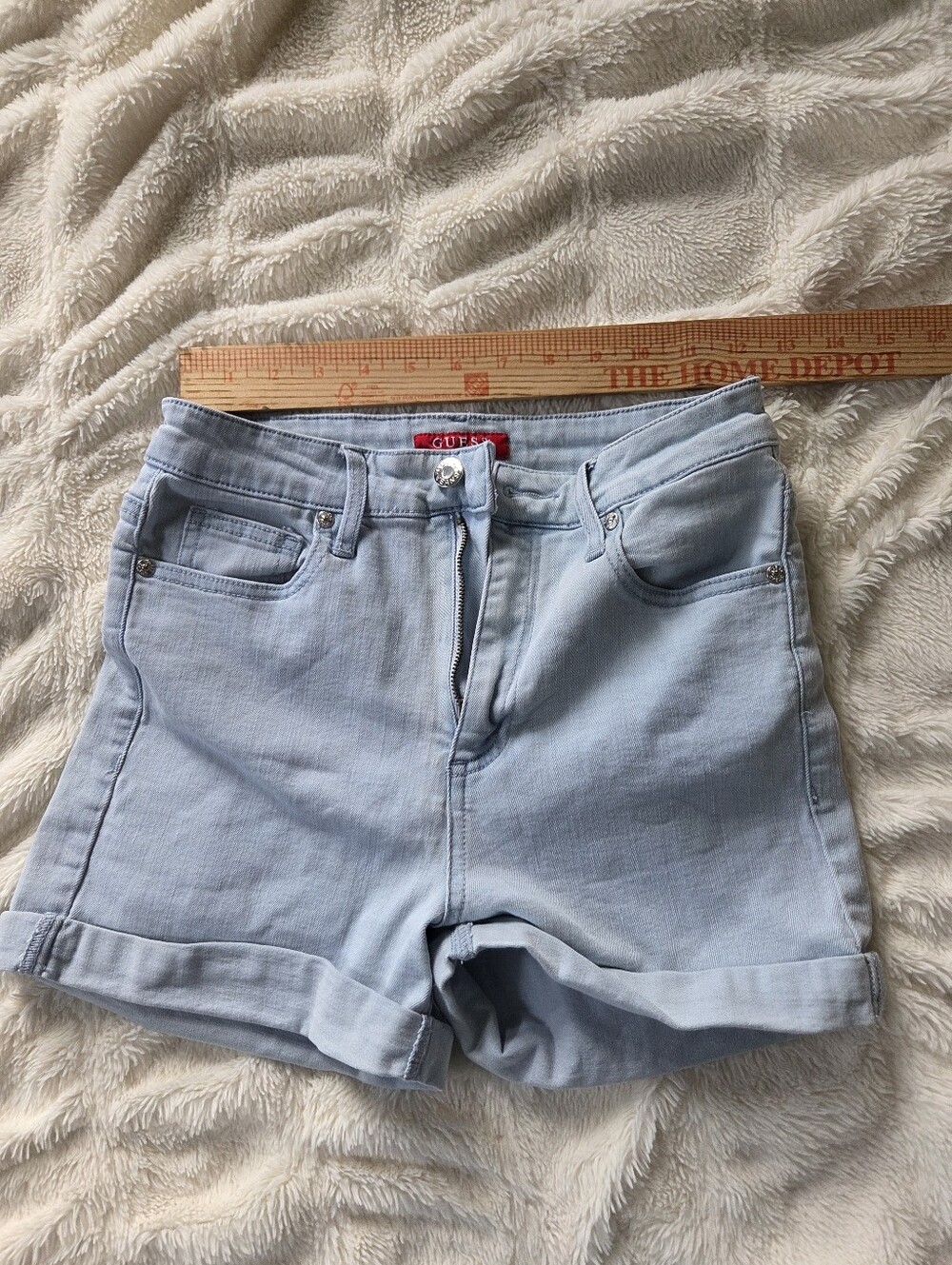GUESS Light Wash Denim Cuffed Women's Shorts Size 27